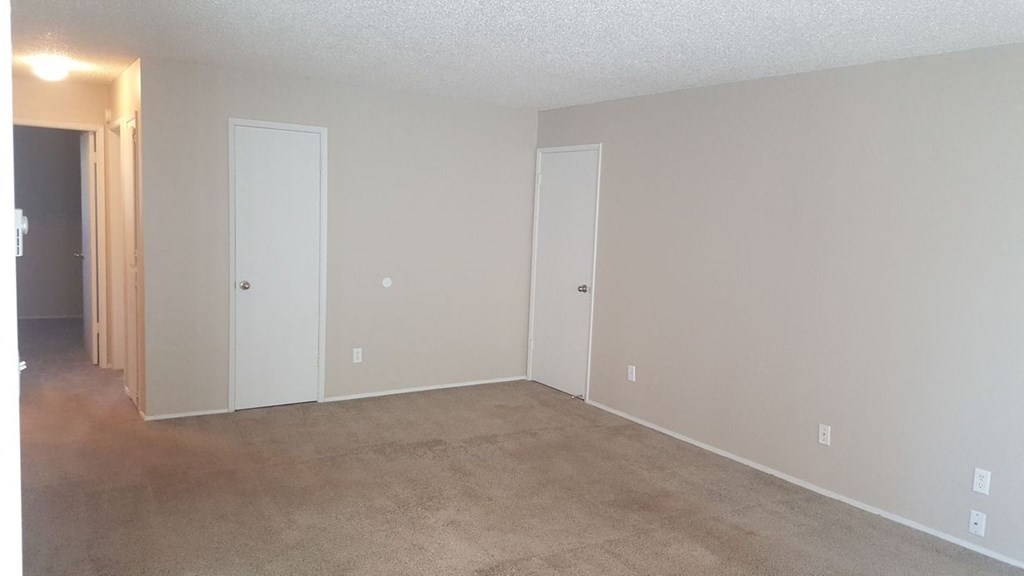 Tristin Square Apartments Living Room