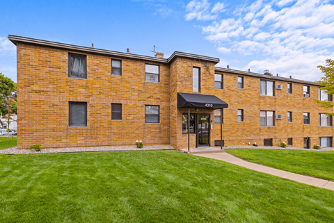 4300 Highway 7 1-2 Beds Apartment for Rent