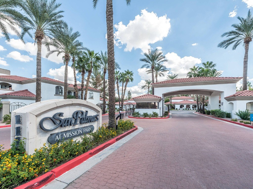 a view of the entrance to the resort at mission dolores