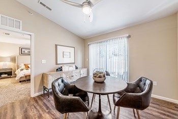 Rochester Hills Michigan Apartment Rentals Redwood Living Redwood Rochester Hills Den - Photo Gallery 5