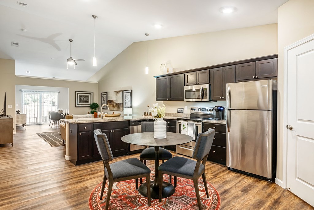 Rochester Hills Michigan Apartment Rentals Redwood Living Redwood Rochester Hills Kitchen