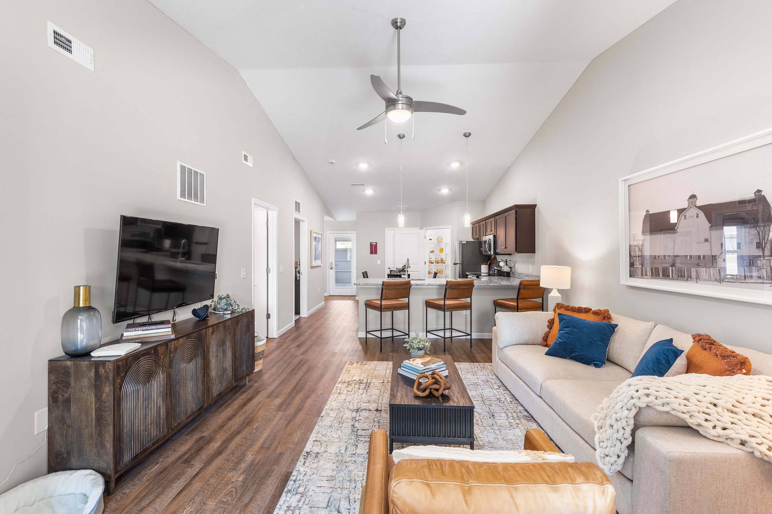 Omaha Wenninghoff Road Nebraska Apartment Rentals Redwood Living Redwood Omaha Wenninghoff Road Forestwood Living Room
