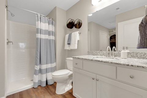 Amherst Ohio Apartment Rentals Redwood Living Redwood Amherst Forestwood Main Bathroom