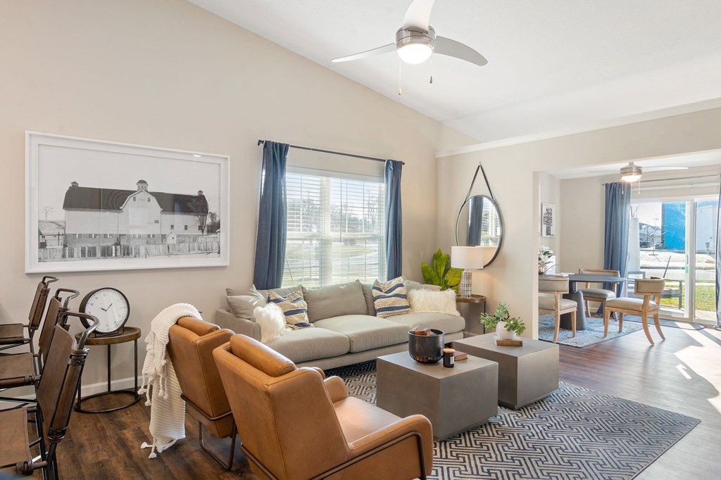 Cincinnati Ohio Apartment Rentals Redwood Living Redwood Cincinnati Tealtown Road Forestwood Living Room