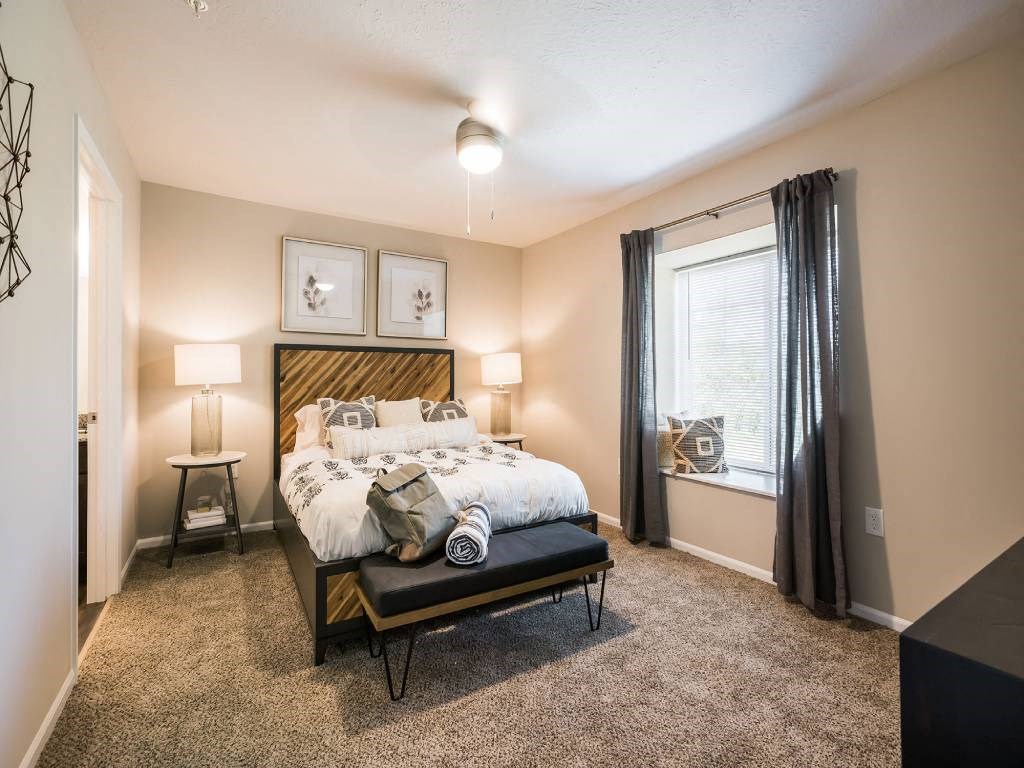 Chardon Ohio Apartment Rentals Redwood Living Redwood Chardon Main Bedroom