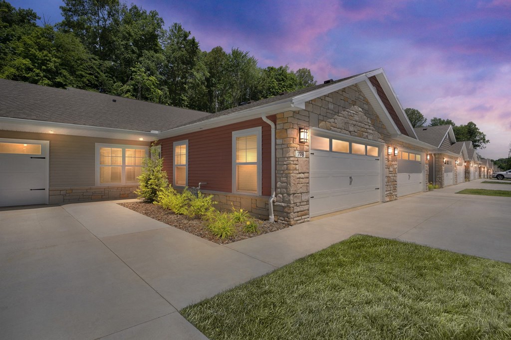 Redwood Chesterfield Apartments, 50790 Redwood Drive, Chesterfield, MI