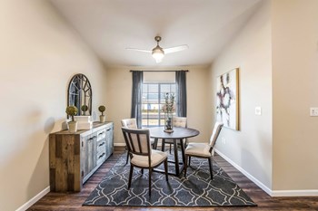 Copley Ohio Apartment Rentals Redwood Copley Heritage Woods Drive Willowood Dining Room - Photo Gallery 5