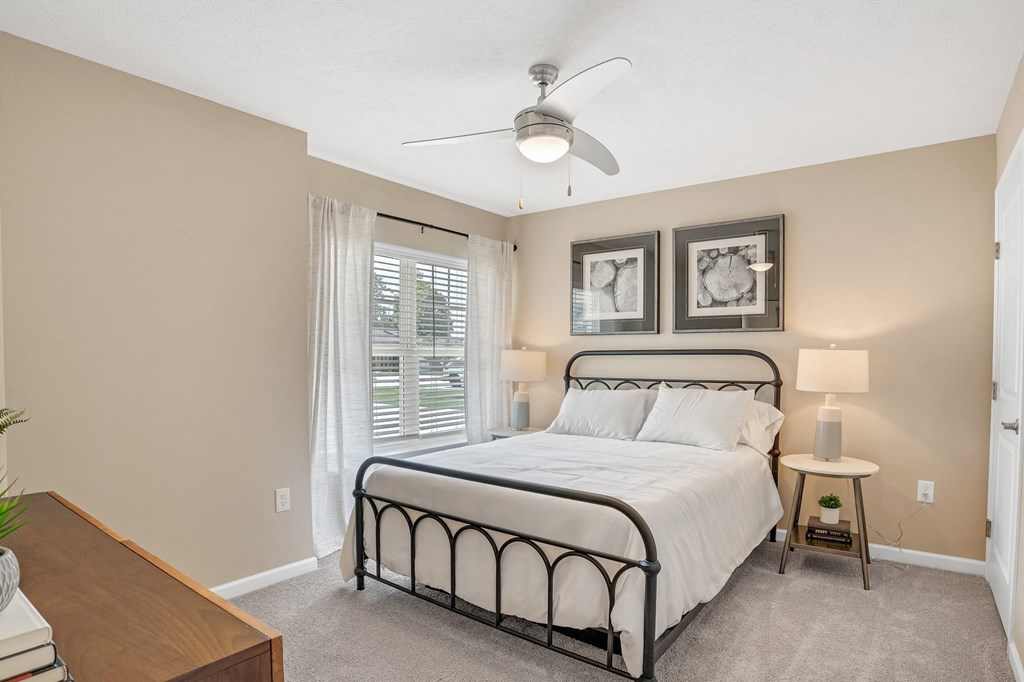 Copley Ohio  Apartment Rentals Redwood Copley Large Bedrooms