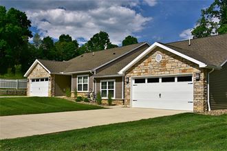Cuyahoga Falls Apartment Rentals Redwood Living Redwood Cuyahoga Falls Bath Road Exterior