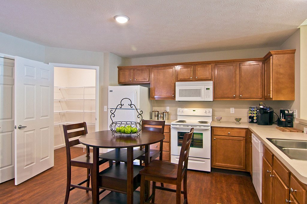 Danville IN Apartment Rentals Redwood Danville Kitchen