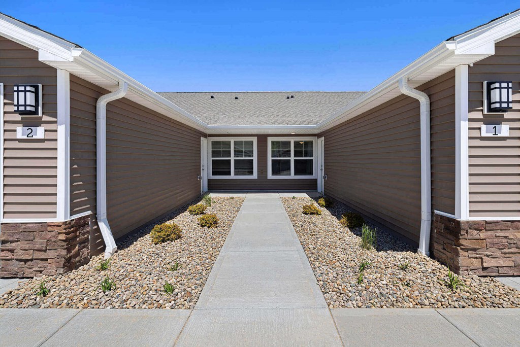 Delta Township Michigan Apartment Rentals Redwood Living Redwood Delta Township Willow Highway Private Entrance