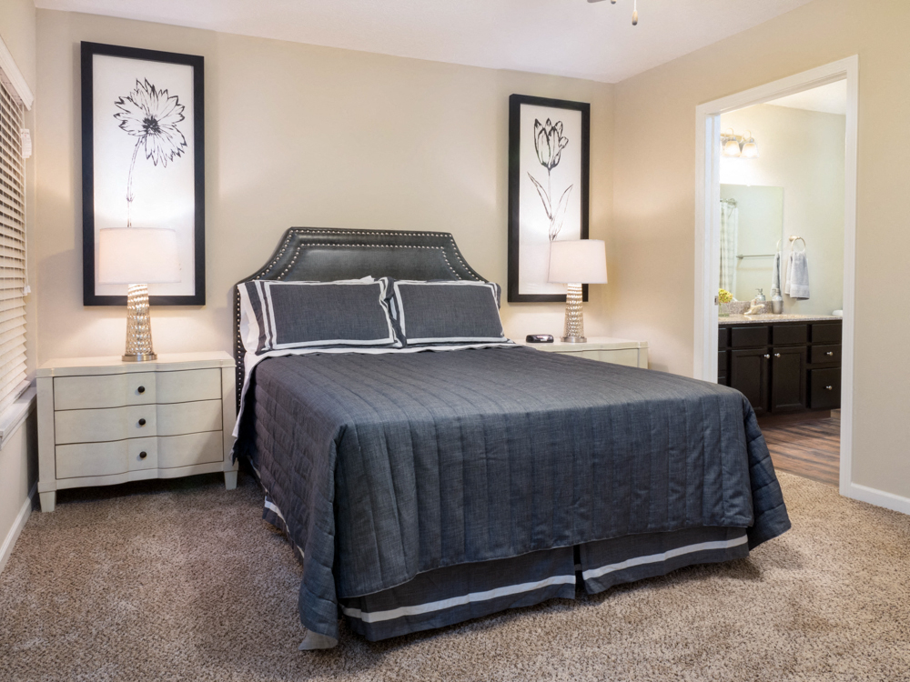 Dublin Ohio Apartment Rentals Redwood Dublin Main Bedroom Redwood Living