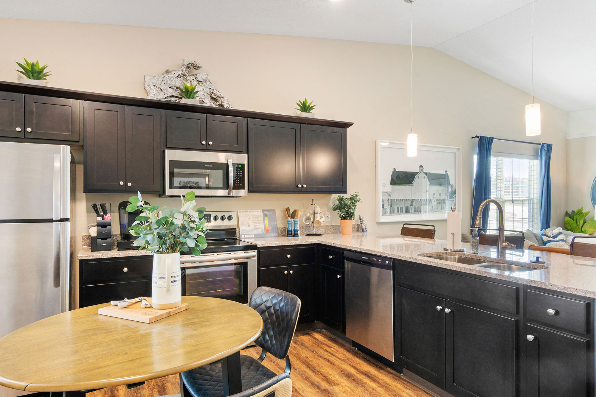 Fairborn OH Apartment Rentals Redwood Fairborn Phase 2 Forestwood Kitchen