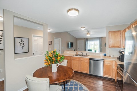 Findlay Ohio Apartment Rentals Redwood Living Redwood Findlay Kitchen