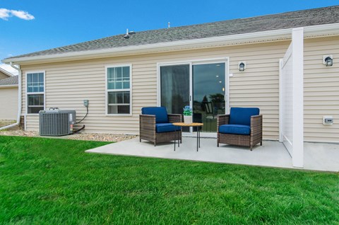 Greenfield Indiana Apartment Rentals Redwood Living Redwood Greenfield Exterior Personal Patio