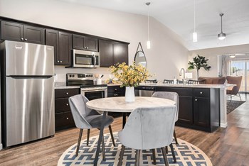 Lockport Illinois Apartment Rentals Redwood Living Redwood Lockport forestwood Kitchen - Photo Gallery 5