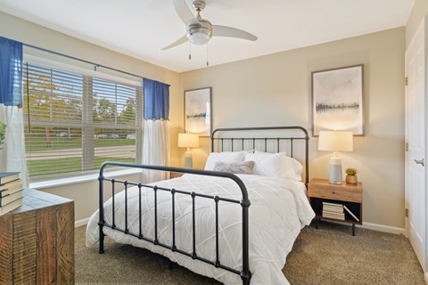 Mansfield OH Apartment Rentals Redwood Mansfield Gallery Second Bedroom