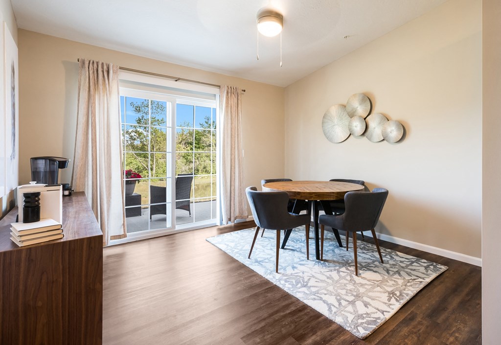 Maumee OH apartment rentals Redwood Maumee Den