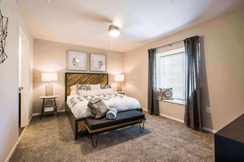 Medina Ohio Apartment Rentals Redwood Living Redwood Medina Lafayette Township Main Bedroom - Photo Gallery 14
