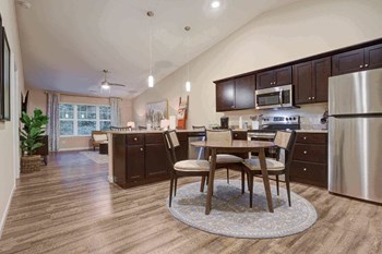 Medina Ohio Apartment Rentals Redwood Living Redwood Medina Lafayette Township Meadowood Kitchen - Photo Gallery 9
