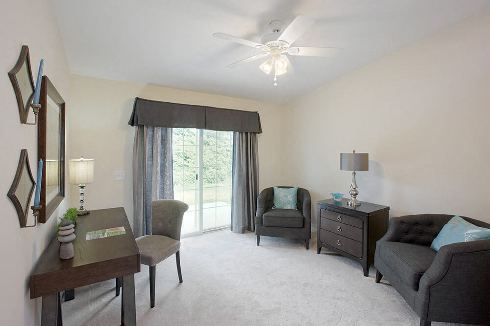 Oregon OH Apartment Rentals Redwood Bay Pointe Living Room Den