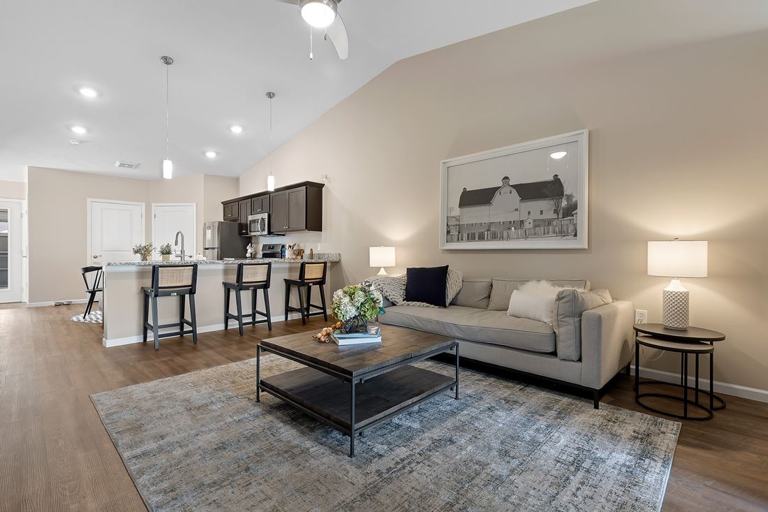 Redwood Holland Apartments photo