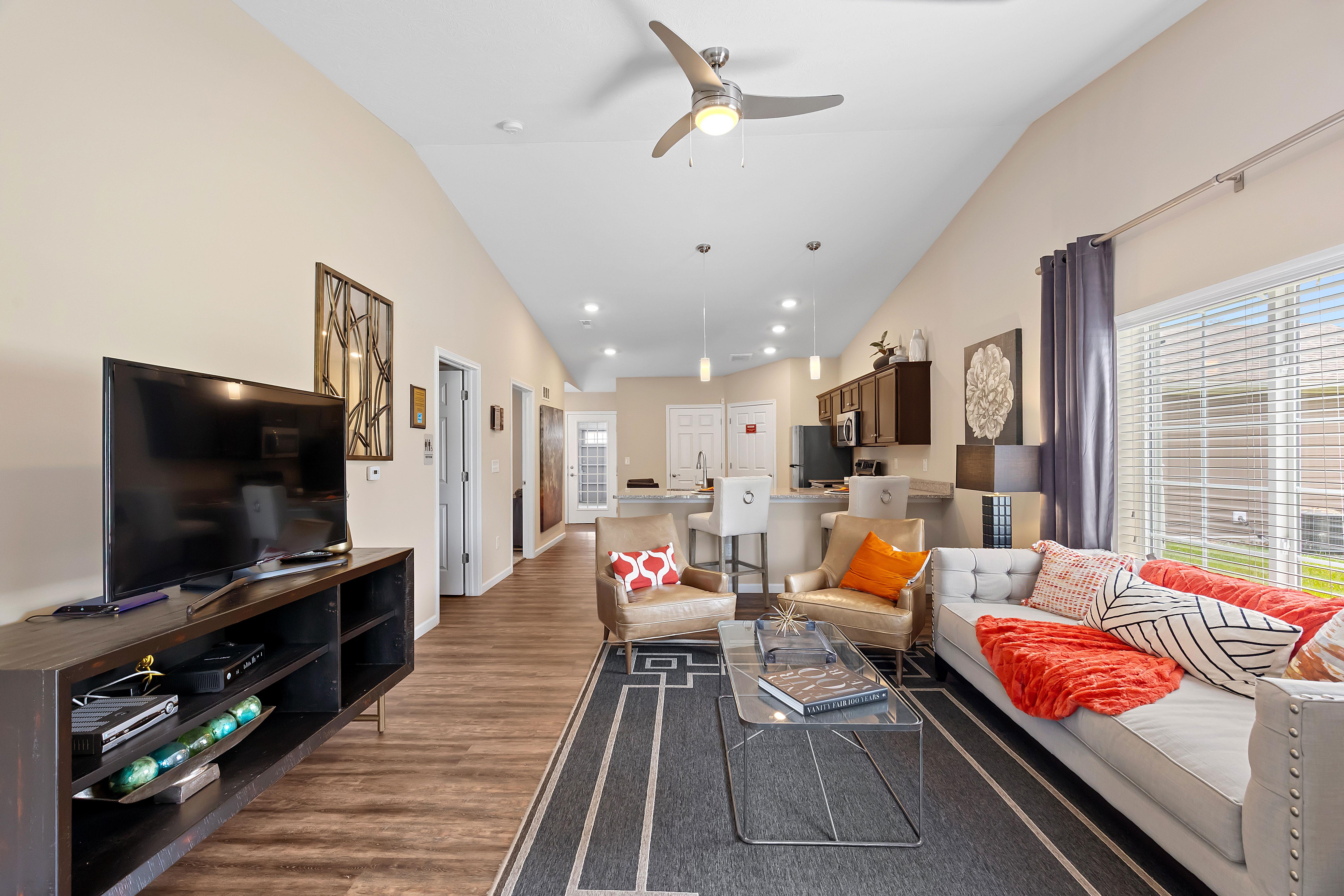 Redwood Reynoldsburg is a similar property to The Glen At Taylor Square located in Reynoldsburg