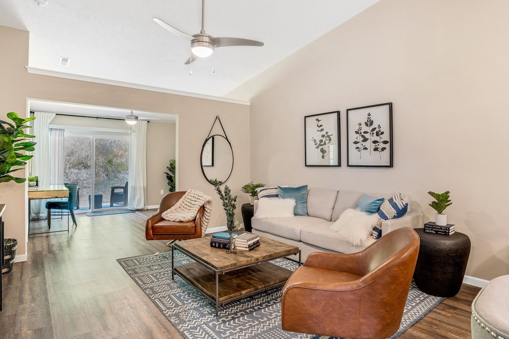 Rochester Hills Michigan Apartment Rentals Redwood Living Redwood Rochester Hills Living Room