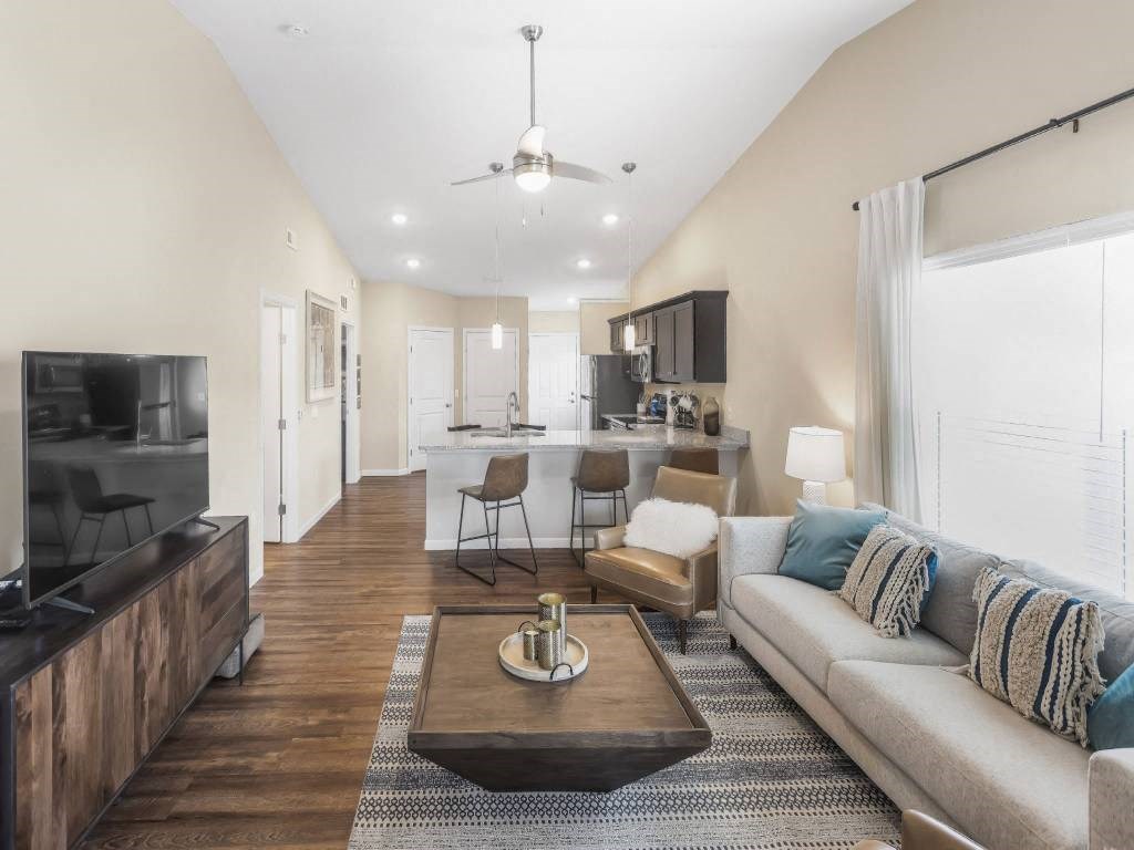 Troy Ohio Apartment Rentals Redwood Living Redwood Troy Arthur Road Forestwood Living Room