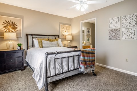 Vermillion OH Apartment Rentals Redwood Vermilion Main Bedroom