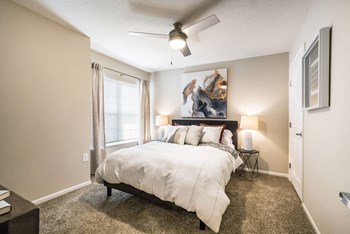 Waukee Iowa Apartment Rentals Redwood Living Redwood Waukee Hickman Road Second Bedroom - Photo Gallery 13