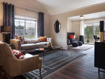 Waukee Iowa Apartment Rentals Redwood Living Redwood Waukee Hickman Road Forestwood Kitchen - Photo Gallery 5
