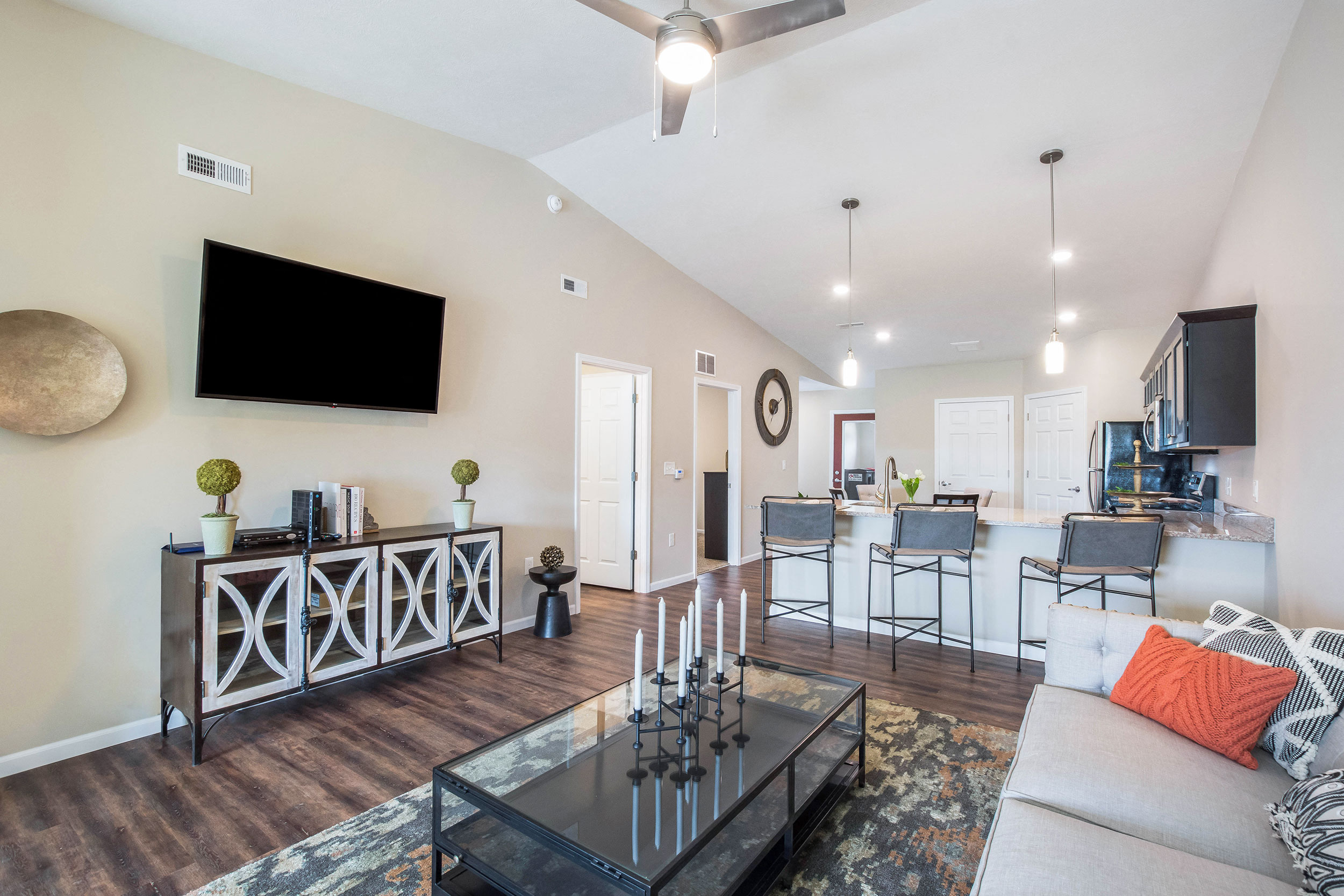 Wolverine Lake MI Apartment Rentals Redwood Wolverine Lake Basswood Living Room