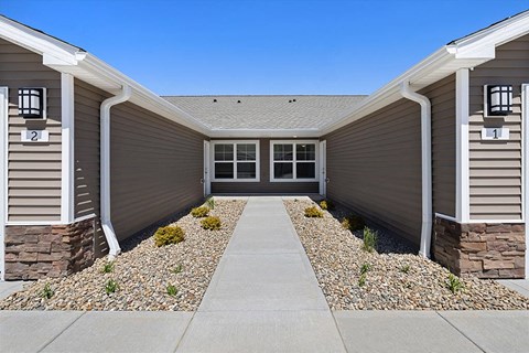 Kent Ohio Apartment Rentals  Redwood Kent Tallmadge Road Exterior Neighborhood Setting