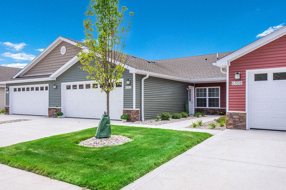 Volo Illinois Apartment Rentals Redwood Living Redwood Volo Private Entrance