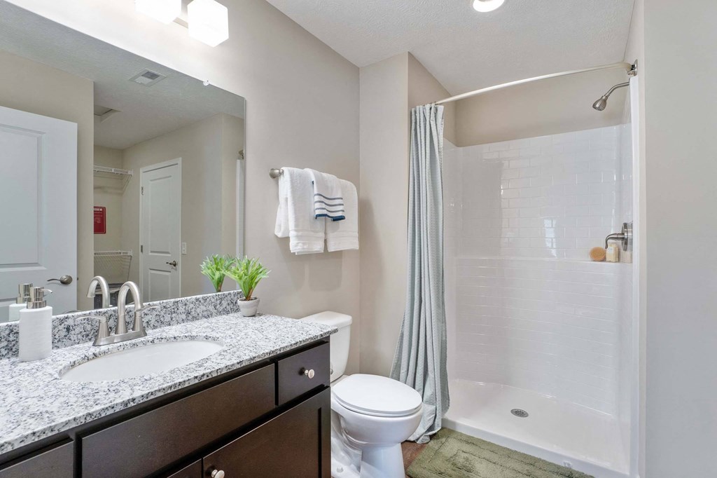 Merrillville Indiana Apartment Rentals Redwood Living Redwood Merrillville Ensuite Bathroom