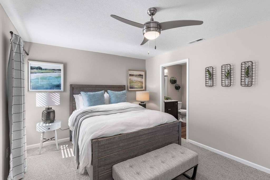 Fox River Grove Illinois Apartment Rentals Redwood Living Redwood Fox River Grove Main Bedroom