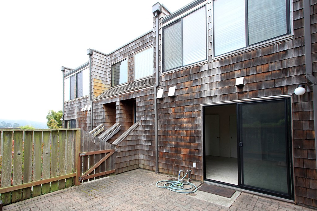 a view of the rear of the house