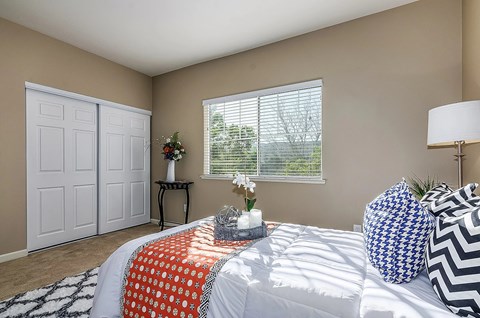 4000 Bollinger Crest Common 2 Beds Apartment for Rent