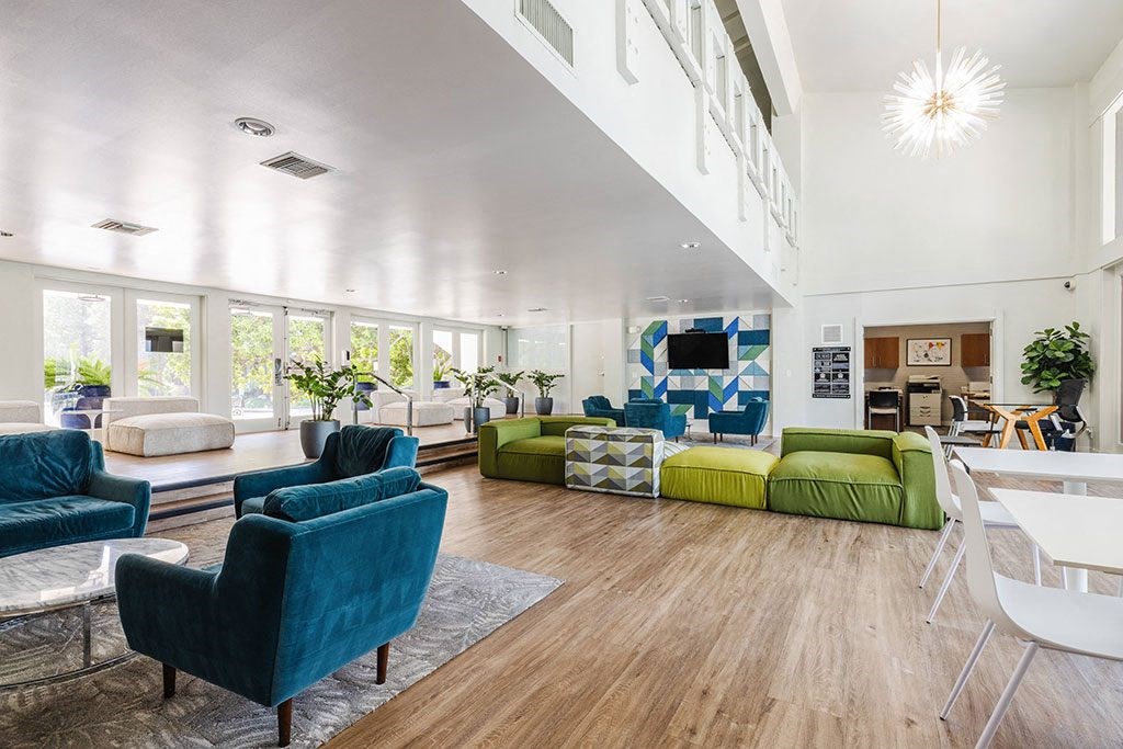 Woodland Hills leasing office