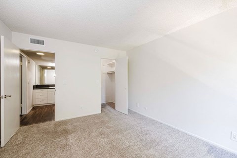 Woodland Hills bedroom