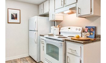 7100 San Ramon Rd. 1-2 Beds Apartment for Rent - Photo Gallery 2