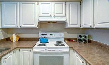 13180 Newport Way 2 Beds Apartment for Rent - Photo Gallery 2