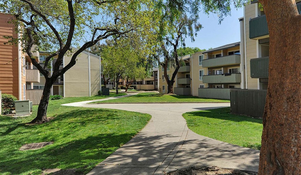 Bidwell Park Fremont community exterior and grounds with lush landscaping