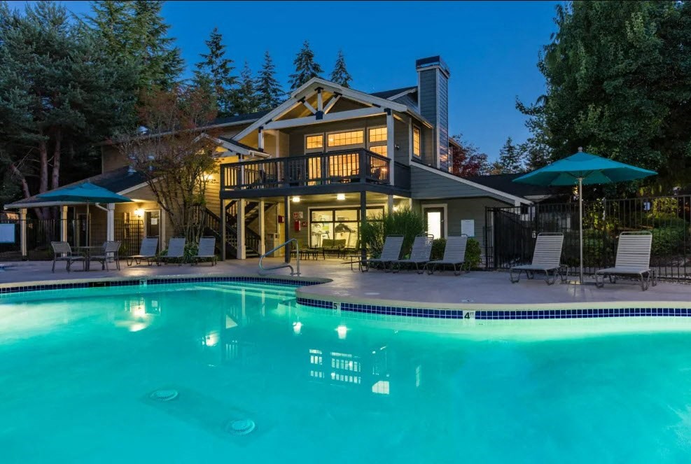 Madison Samammish swimming pool and clubhouse