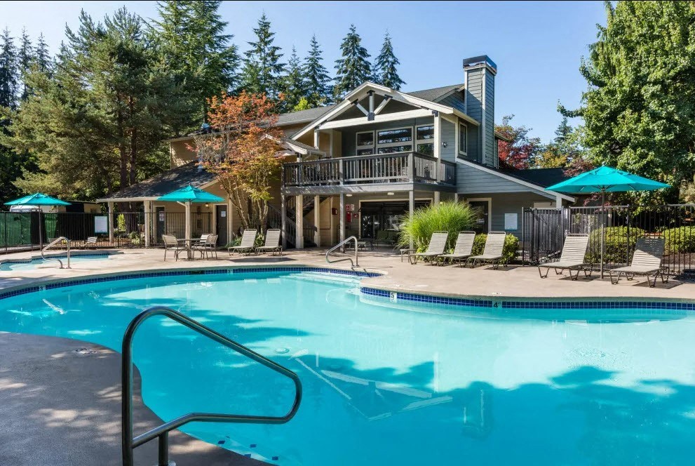 Madison Samammish swimming pool