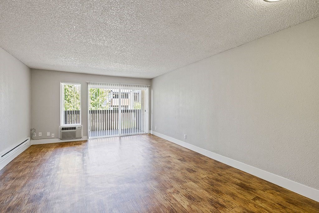 Bidwell Park Fremont large living area