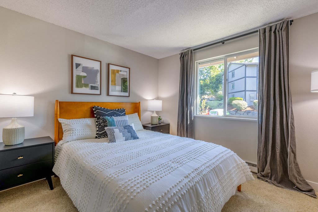 the preserve at ballantyne commons bedroom with bed and window
