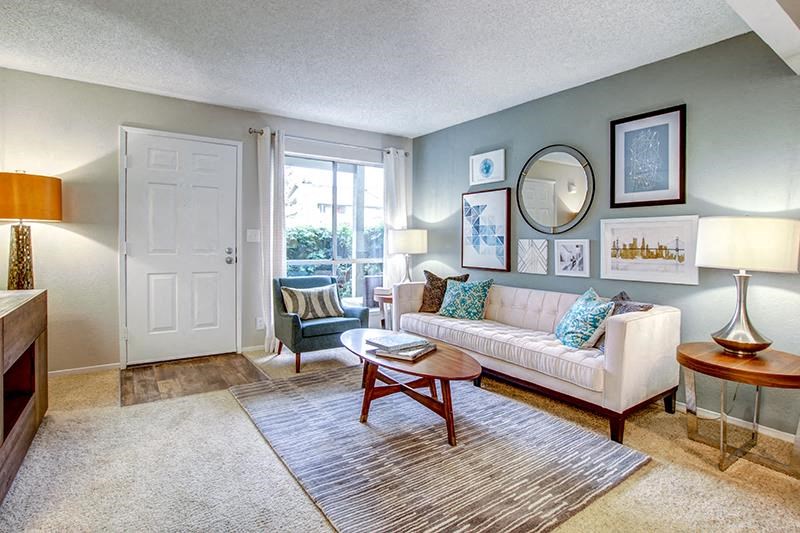 Vue Fremont living room