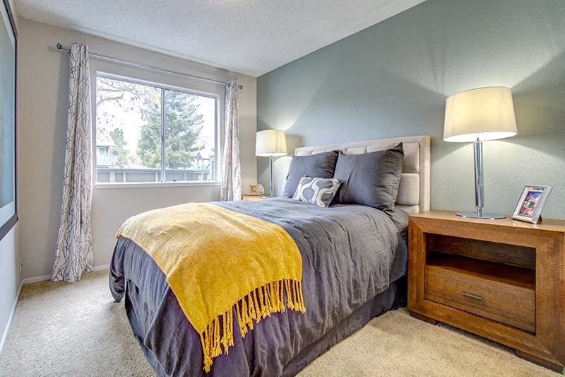 Vue Fremont furnished bedroom